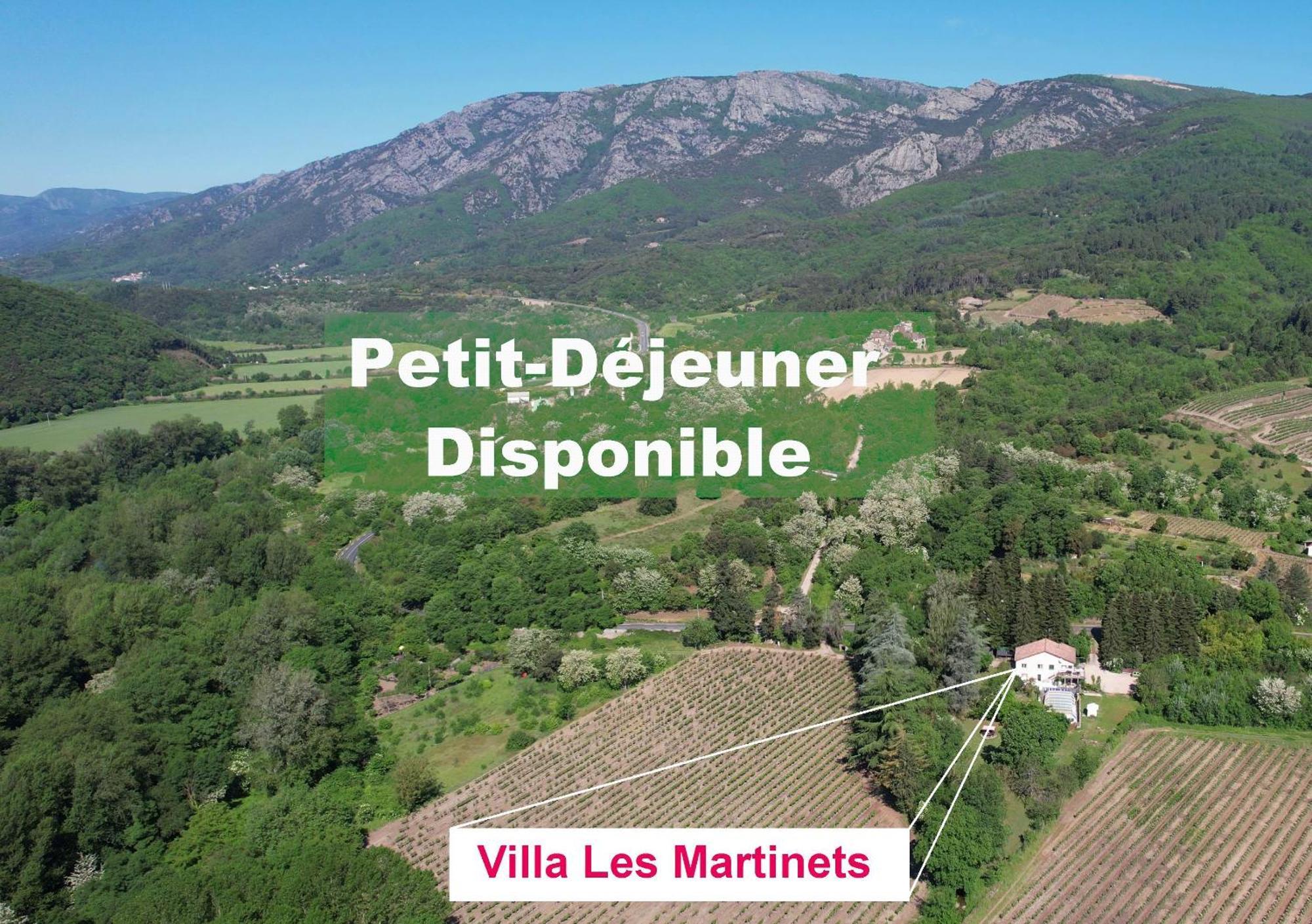 Les Martinets: Countryside Retreat With Pool And Jacuzzi Homestay